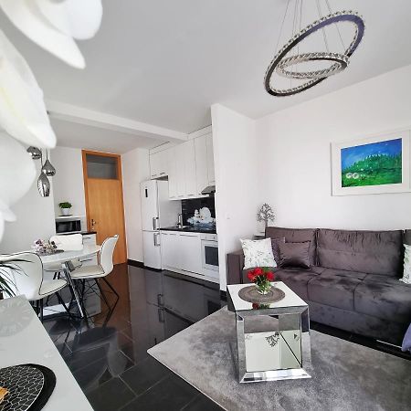 Ferienwohnung Deluxe Novalja Exterior foto