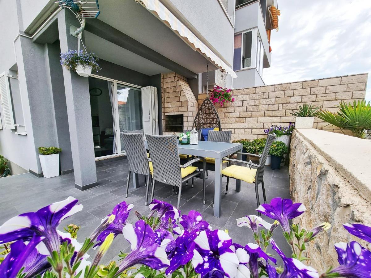 Ferienwohnung Deluxe Novalja Exterior foto