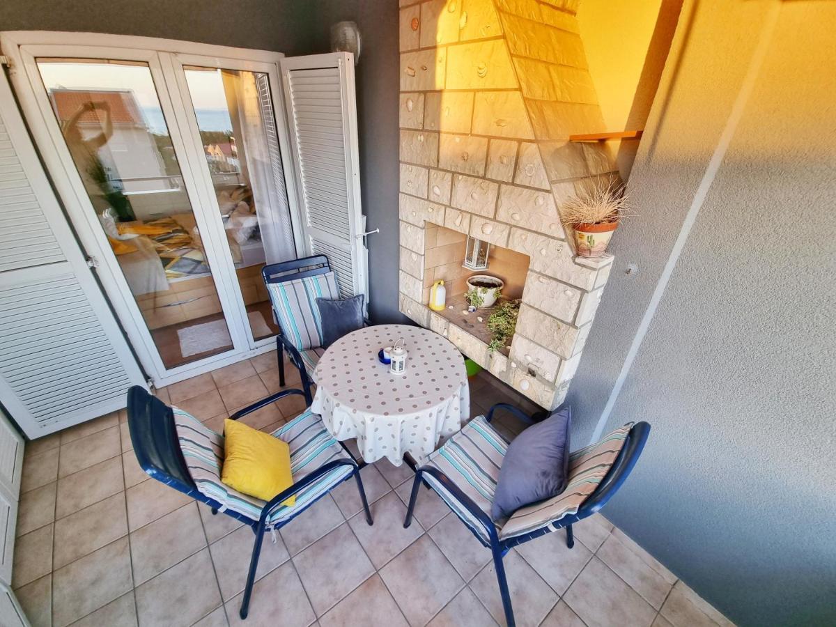 Ferienwohnung Deluxe Novalja Exterior foto