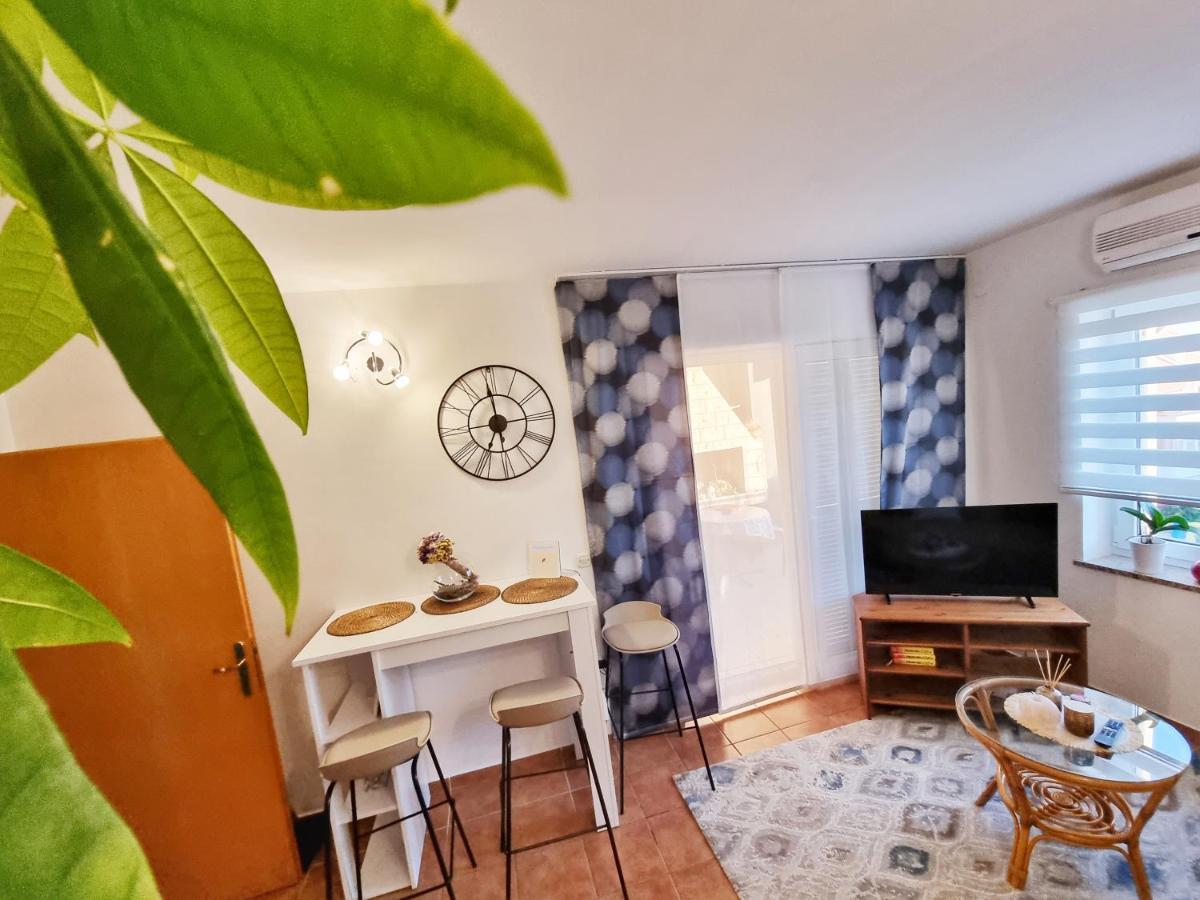 Ferienwohnung Deluxe Novalja Exterior foto