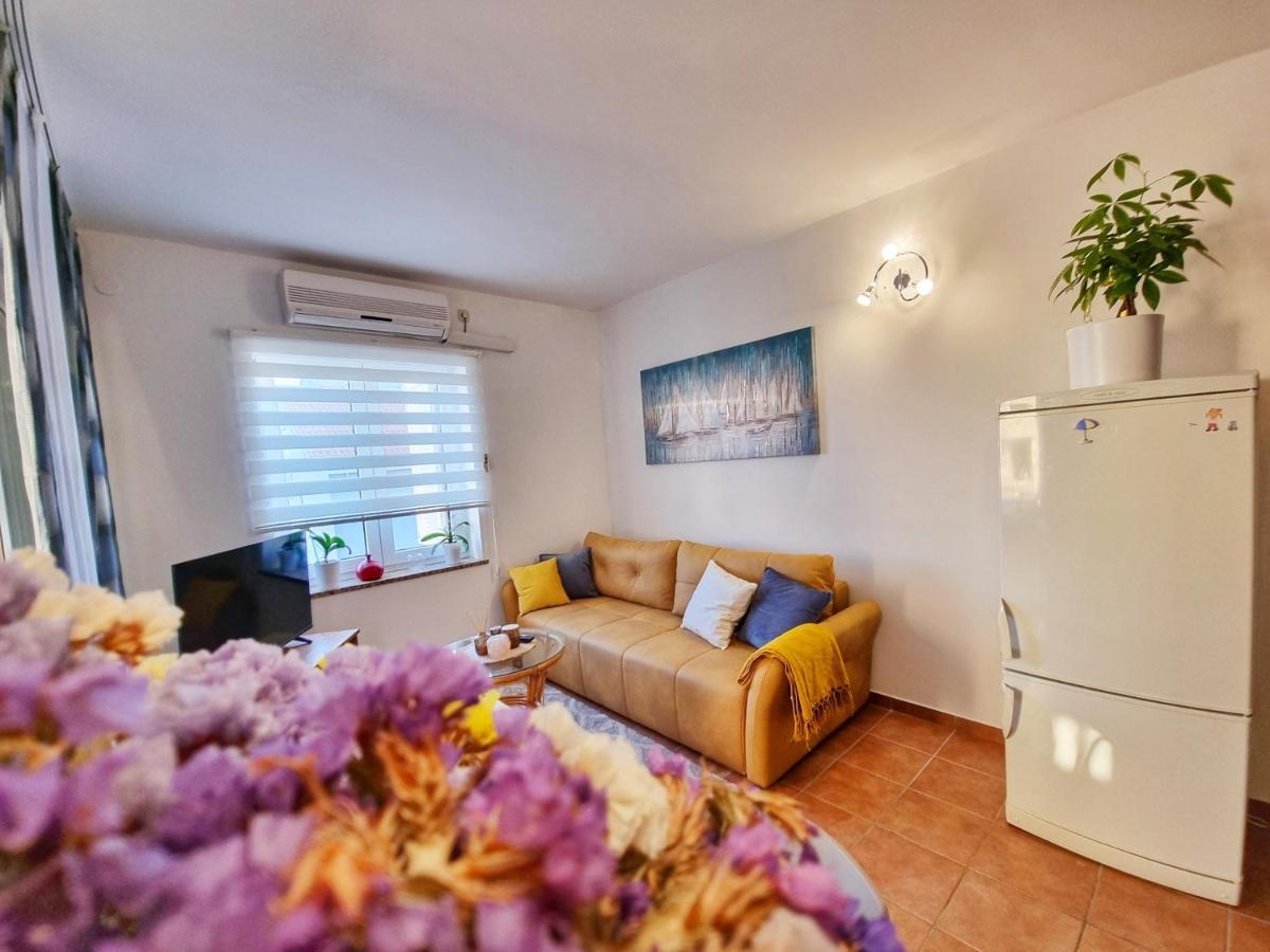 Ferienwohnung Deluxe Novalja Exterior foto