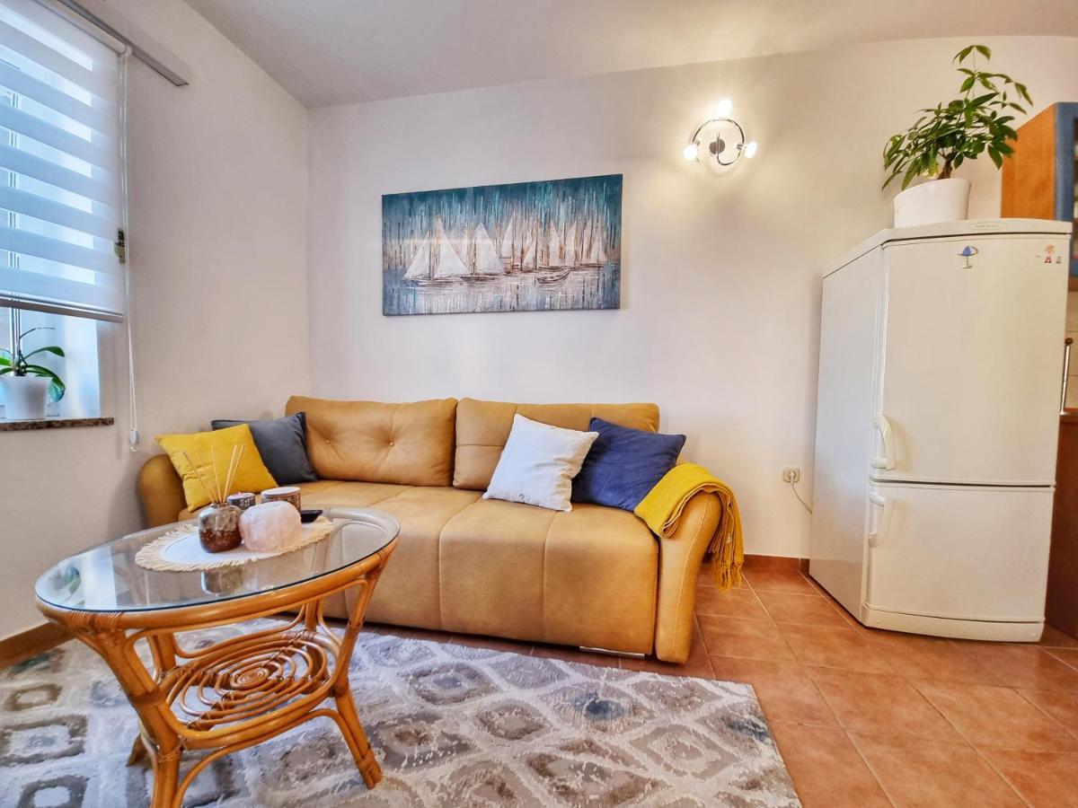 Ferienwohnung Deluxe Novalja Exterior foto